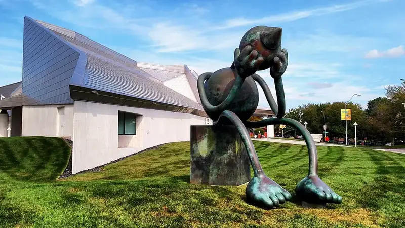 The Crying Giant sculpture outside the Kemper Museum of Contemporary Art