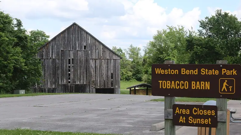 The old tobacco barn at Weston Bend State Park
